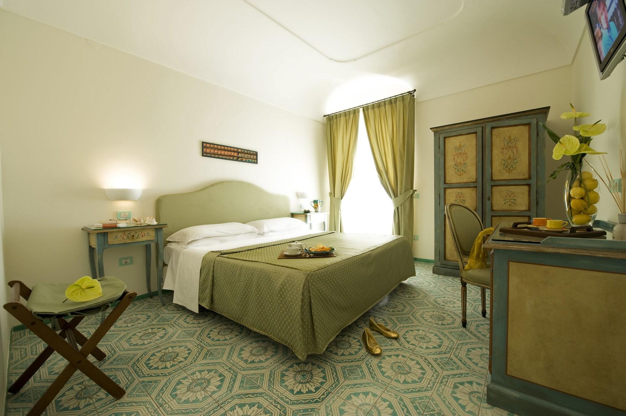 Hotel Margherita Praiano Esterno foto